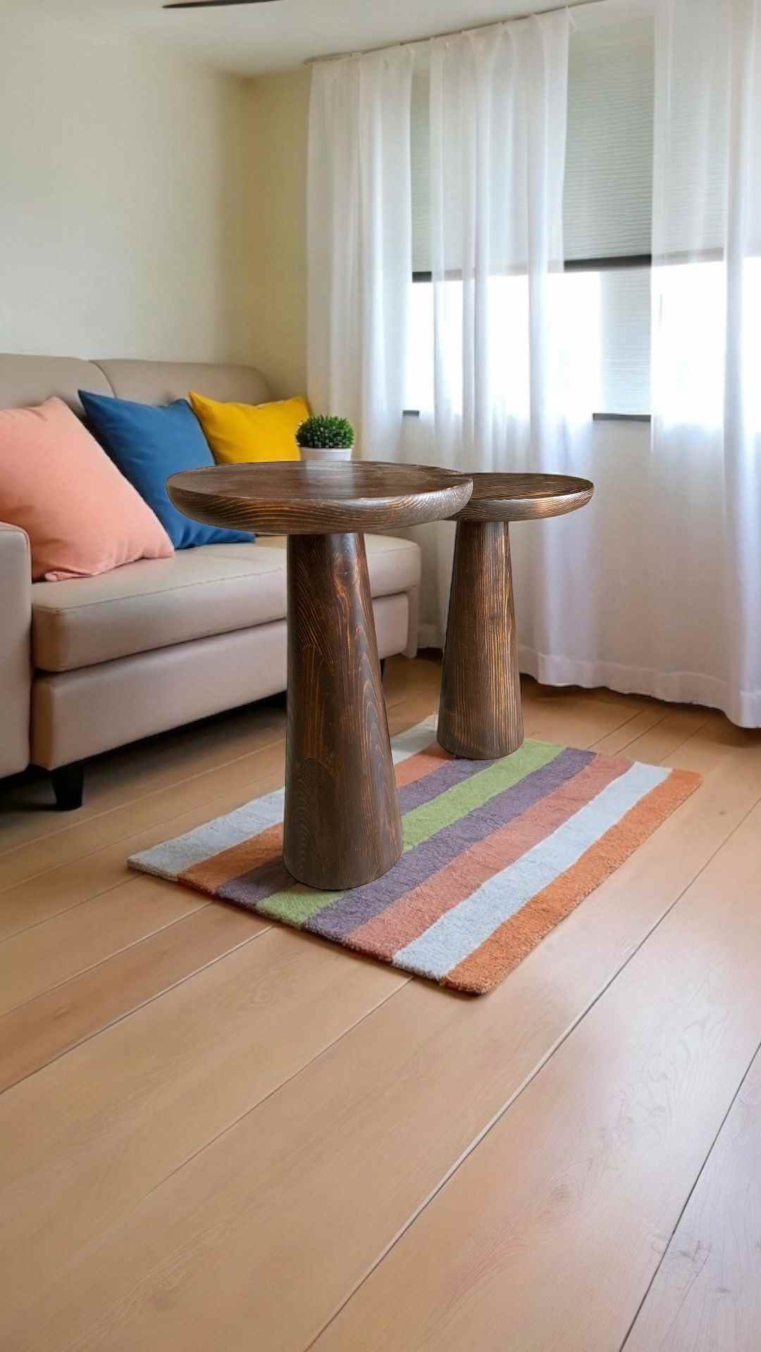 El yapımı ahşap orta sehpa ve mantar model sehpa